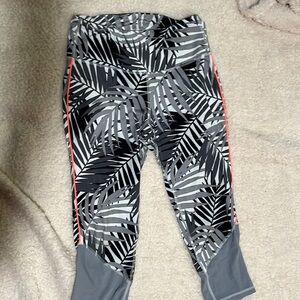 Old Navy Active Crop Legging